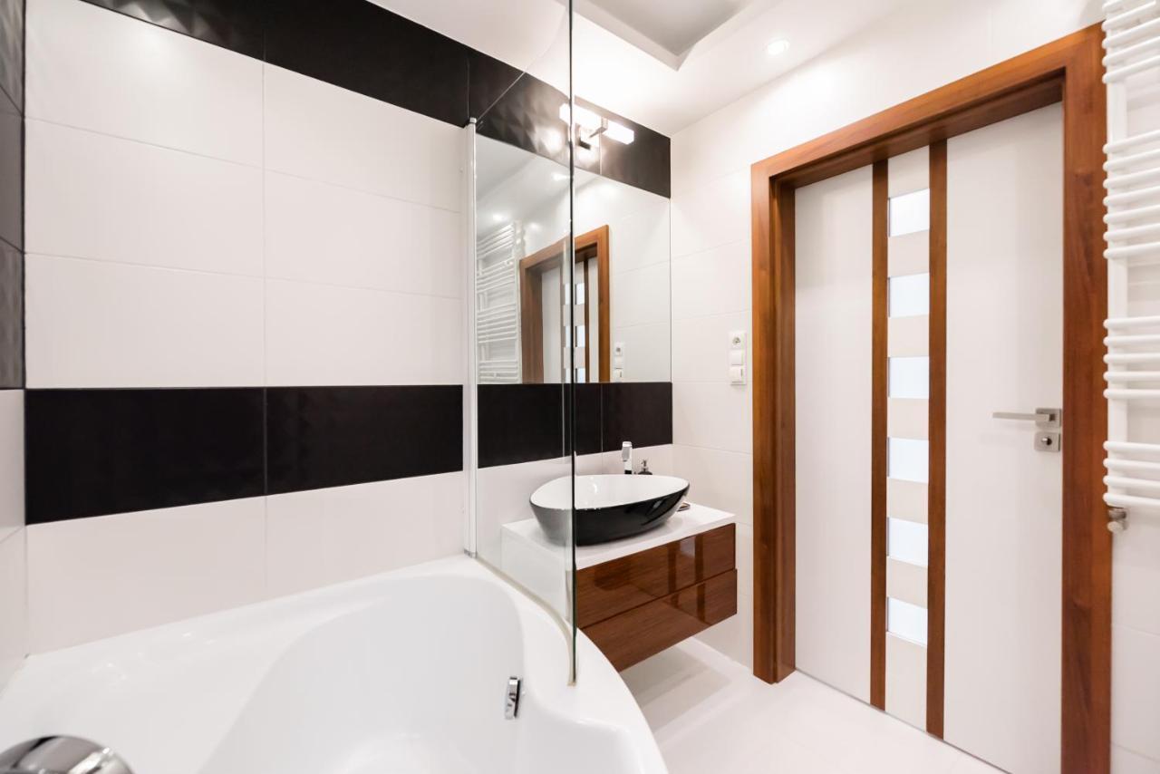 Bluszczanska Modern Urban Apartment Варшава Екстериор снимка